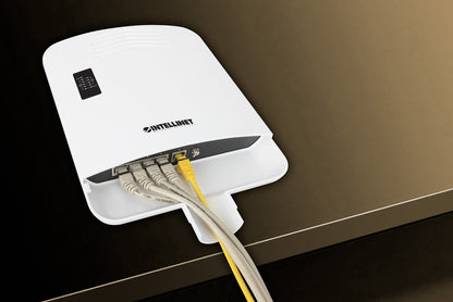 Outdoor PoE-Powered 5-Port Gigabit Switch with PoE Passthrough / 4-Port PoE+ Extender